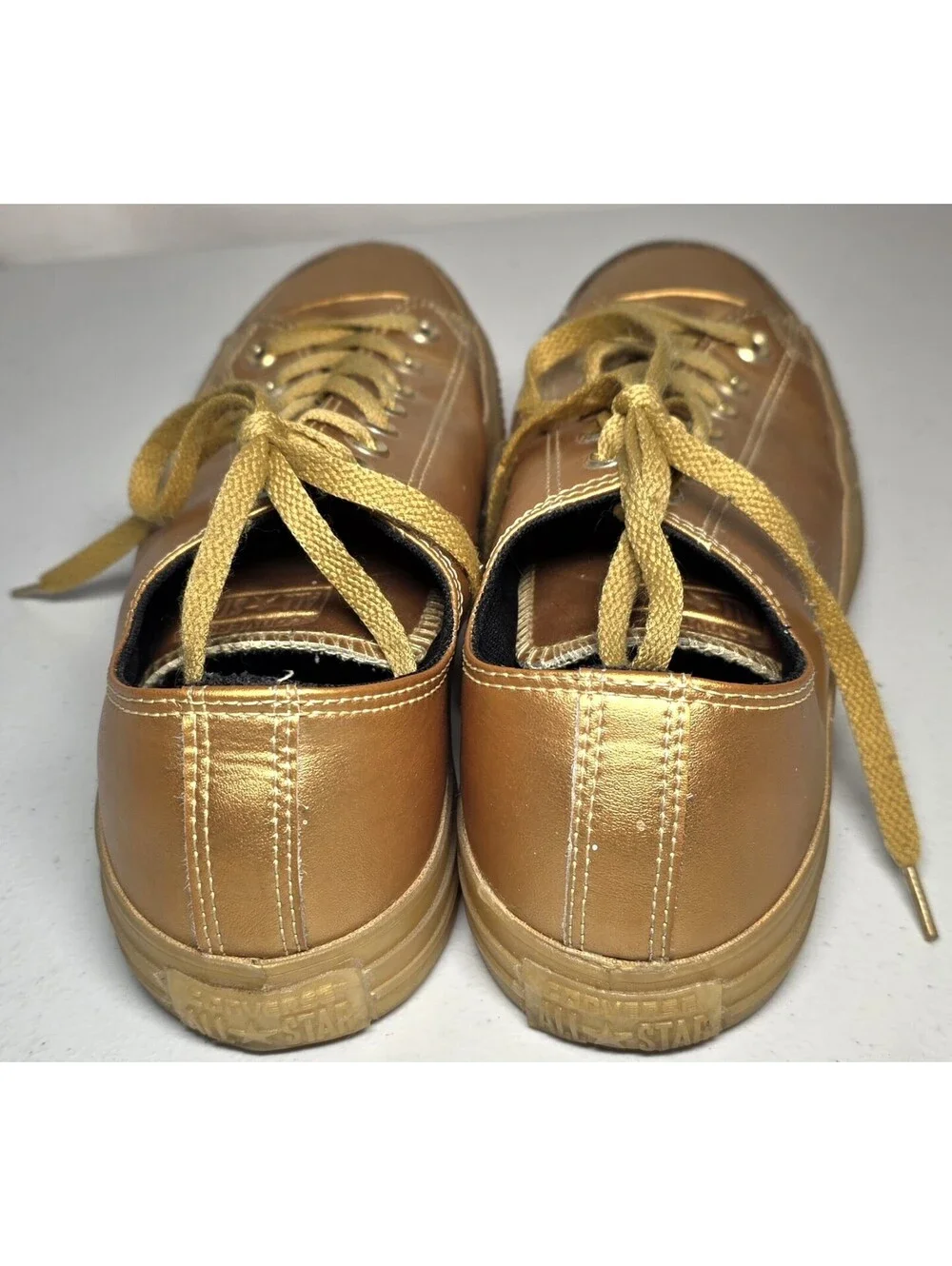 Mens Converse Chuck Taylor All-Star OX All Gold Size 10- 153107C